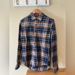 American Eagle Outfitters Men’s Lightweight Flannel